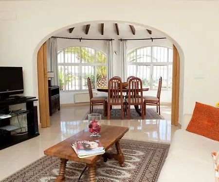 Villa Casa Isis - 2 Bedrooms 4 Persons